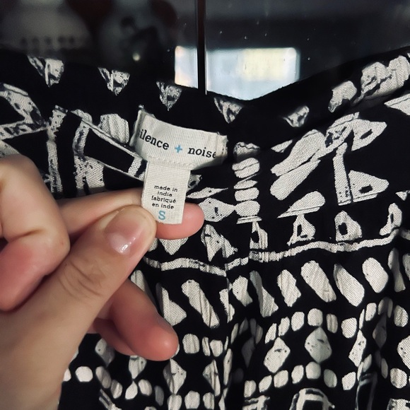 Silence + Noise Black and White Patterned Women's Shorts - Picture 3 of 3